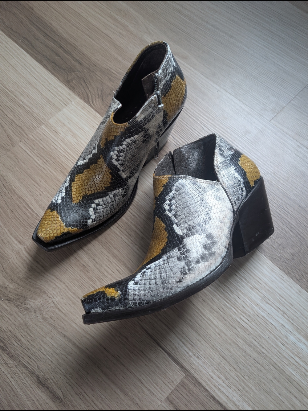 Ariat Jolene Yellow Snake Western Boots — Size 9.5